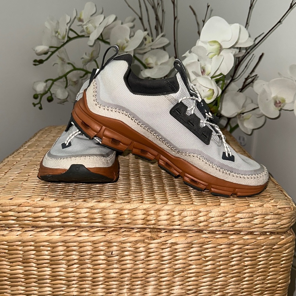 *Like New* On Cloudaway Sneakers | Glacier/Pecan